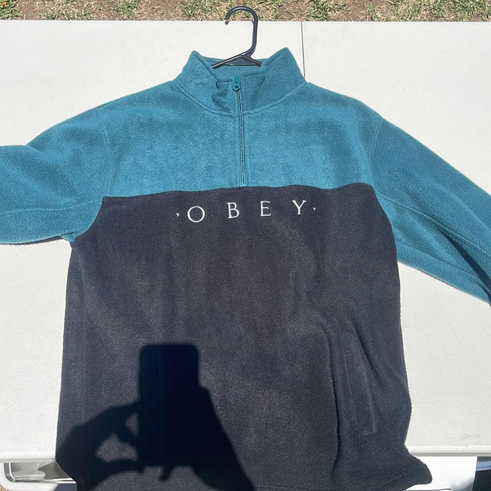 Obey quarter zip size small